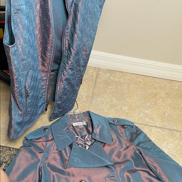 ST. JOHN trench coat Women's Iridescent Jacket - Pink and Blue belted lined - Picture 13 of 17
